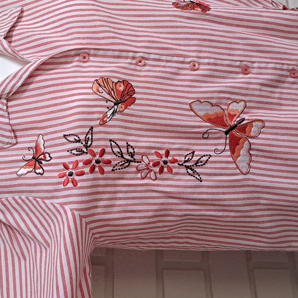 Blair Pink/White Striped Butterfly Embroidered Button Down Blouse. Size Large. - Picture 4 of 9